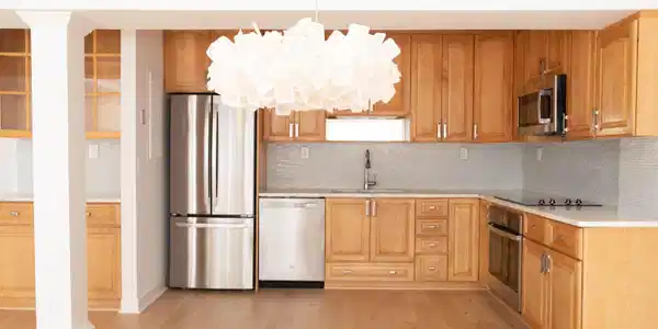 Image 3: Kitchen