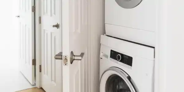 Image 4: Laundry