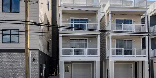Image 3: 3-web-or-mls-DSC00678-B