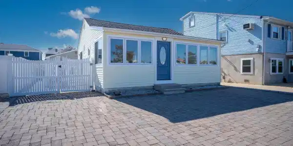 201 Fielder Avenue