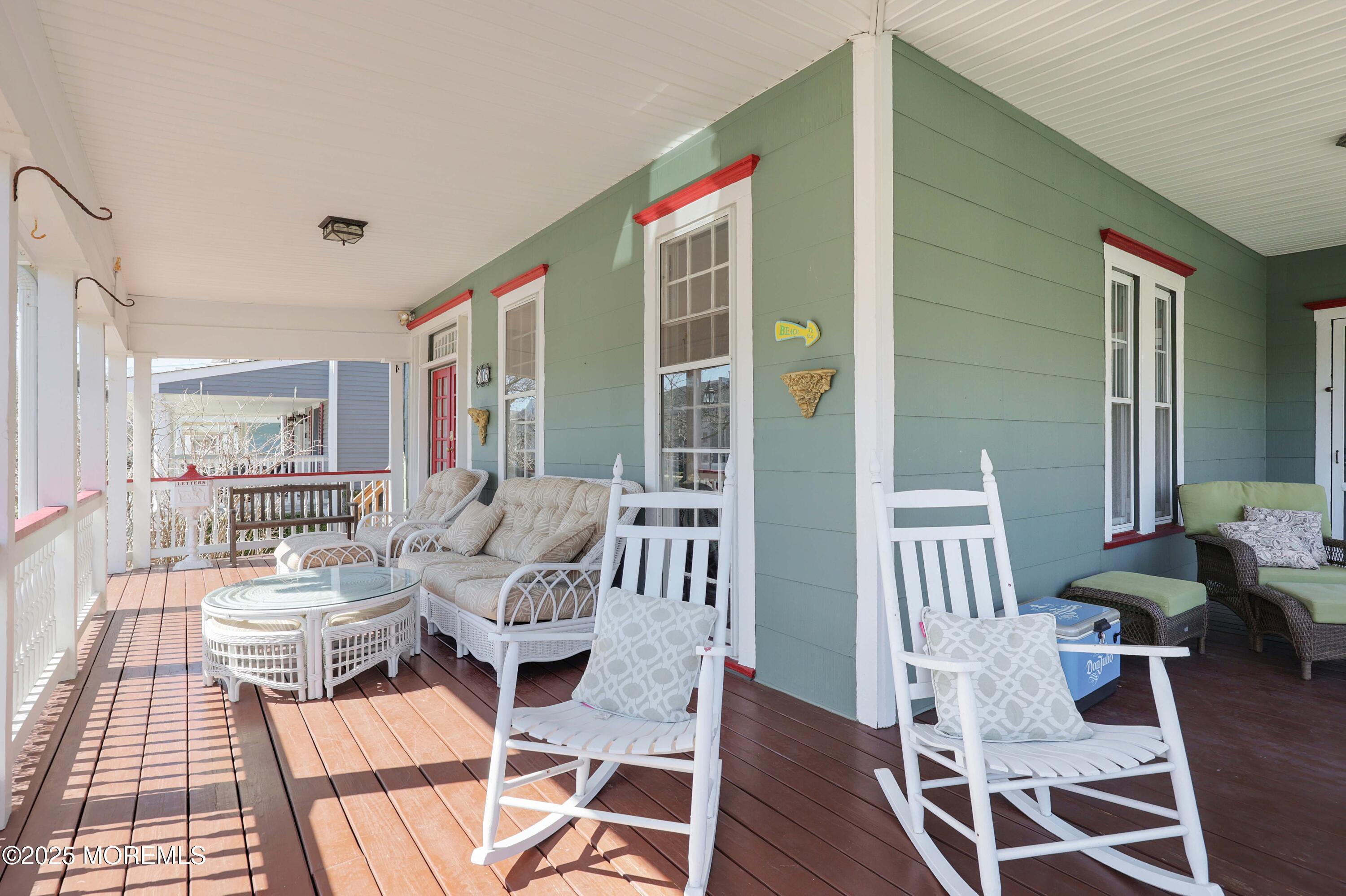 Image 4: Side porch