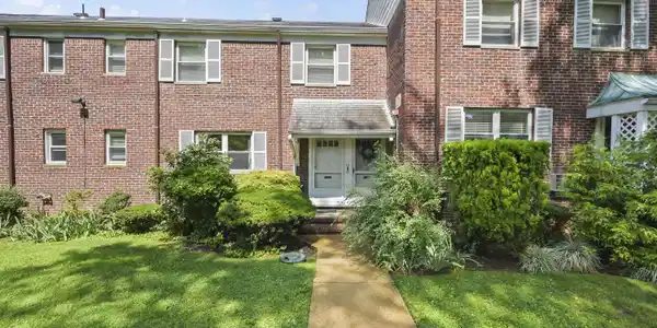 82 Manor Drive Unit 803