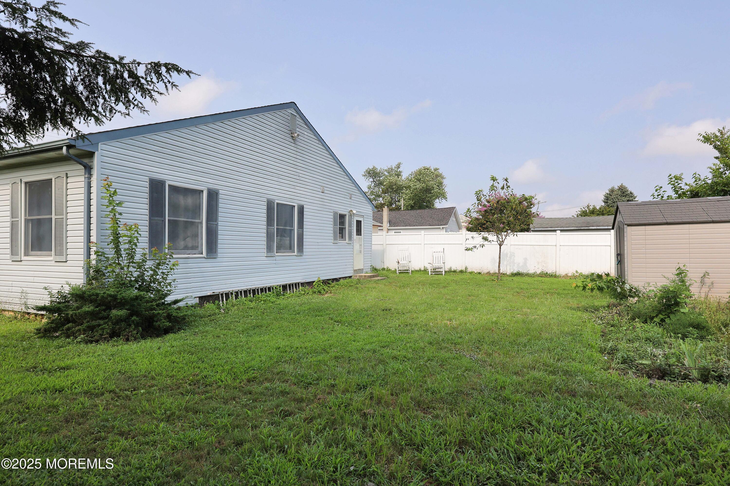 Image 3: LG YARD