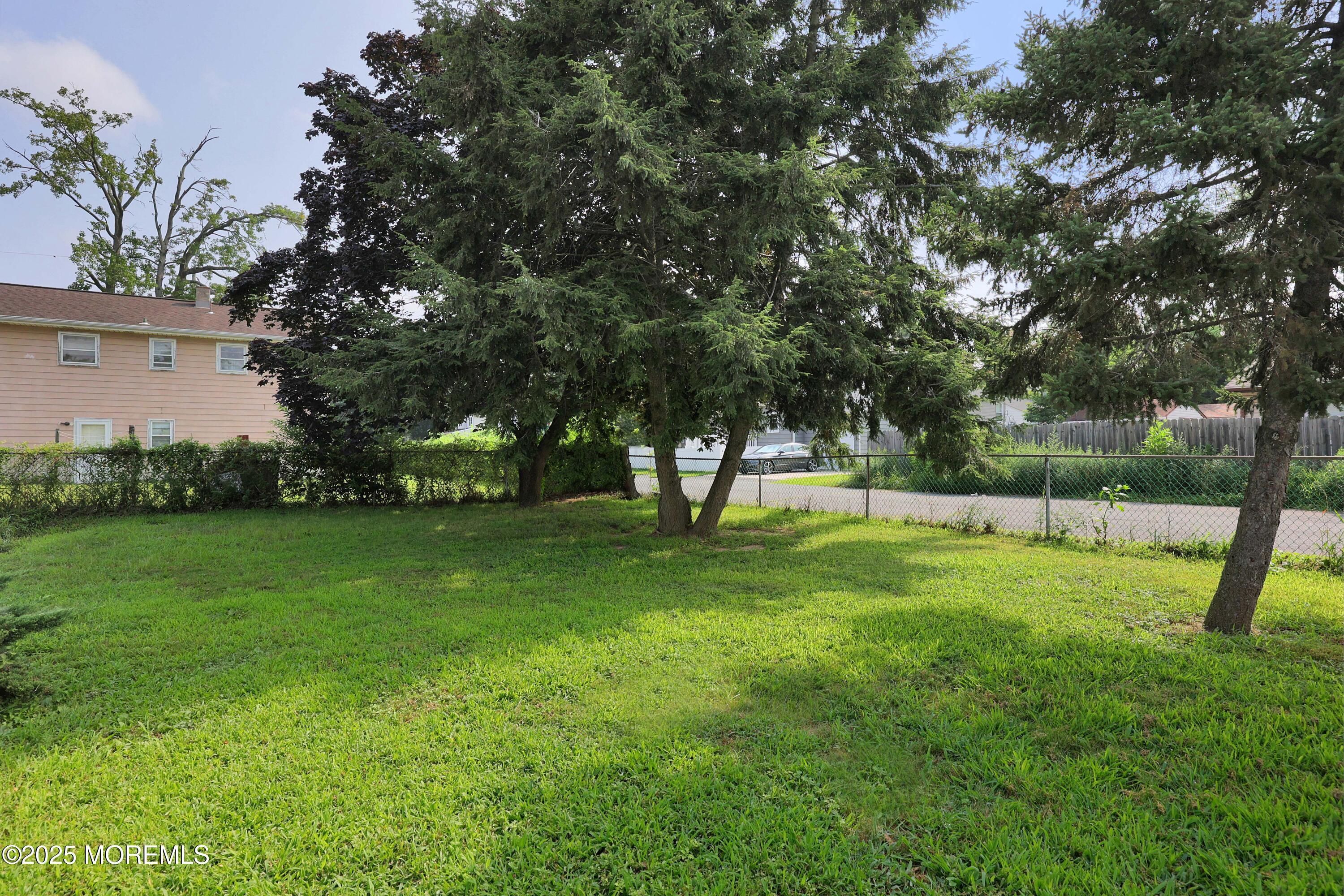 Image 4: LG YARD