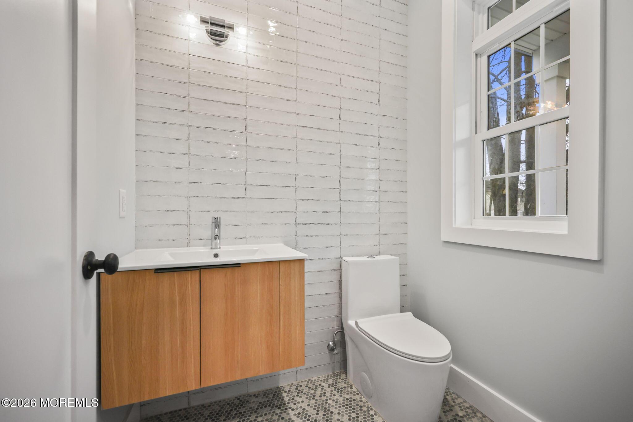 Image 4: 7-web-or-mls-LPM_5514