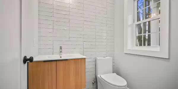 Image 4: 7-web-or-mls-LPM_5514
