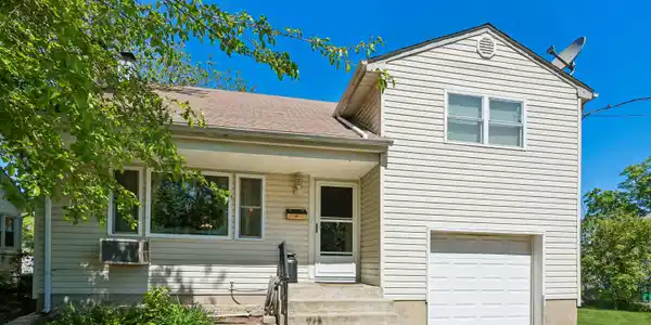 844 Lakeshore Drive