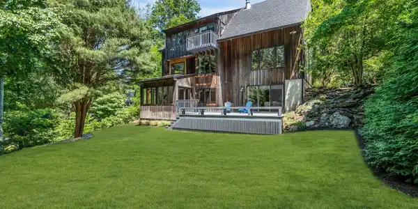 Image 3: Rear of Home