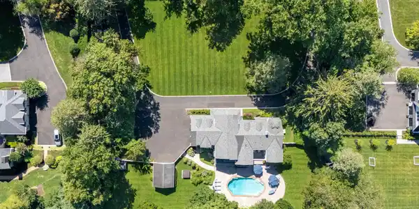 Image 2: 82 Rumson Road