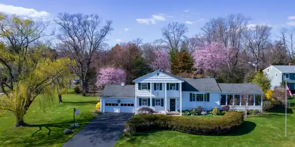 21 Rivers Edge Drive