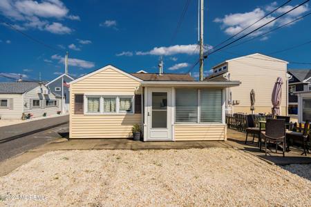 113 W Dune Way