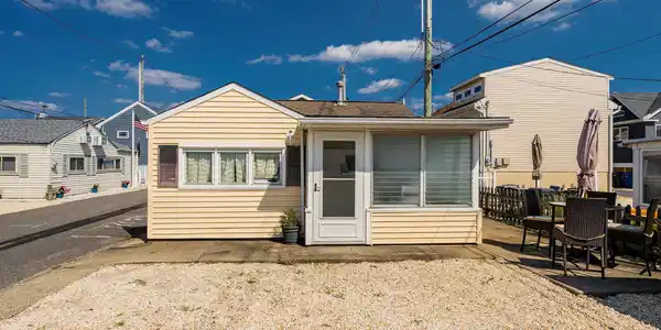 113 W Dune Way