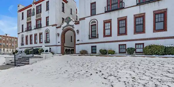 218 2nd Avenue Unit 204E
