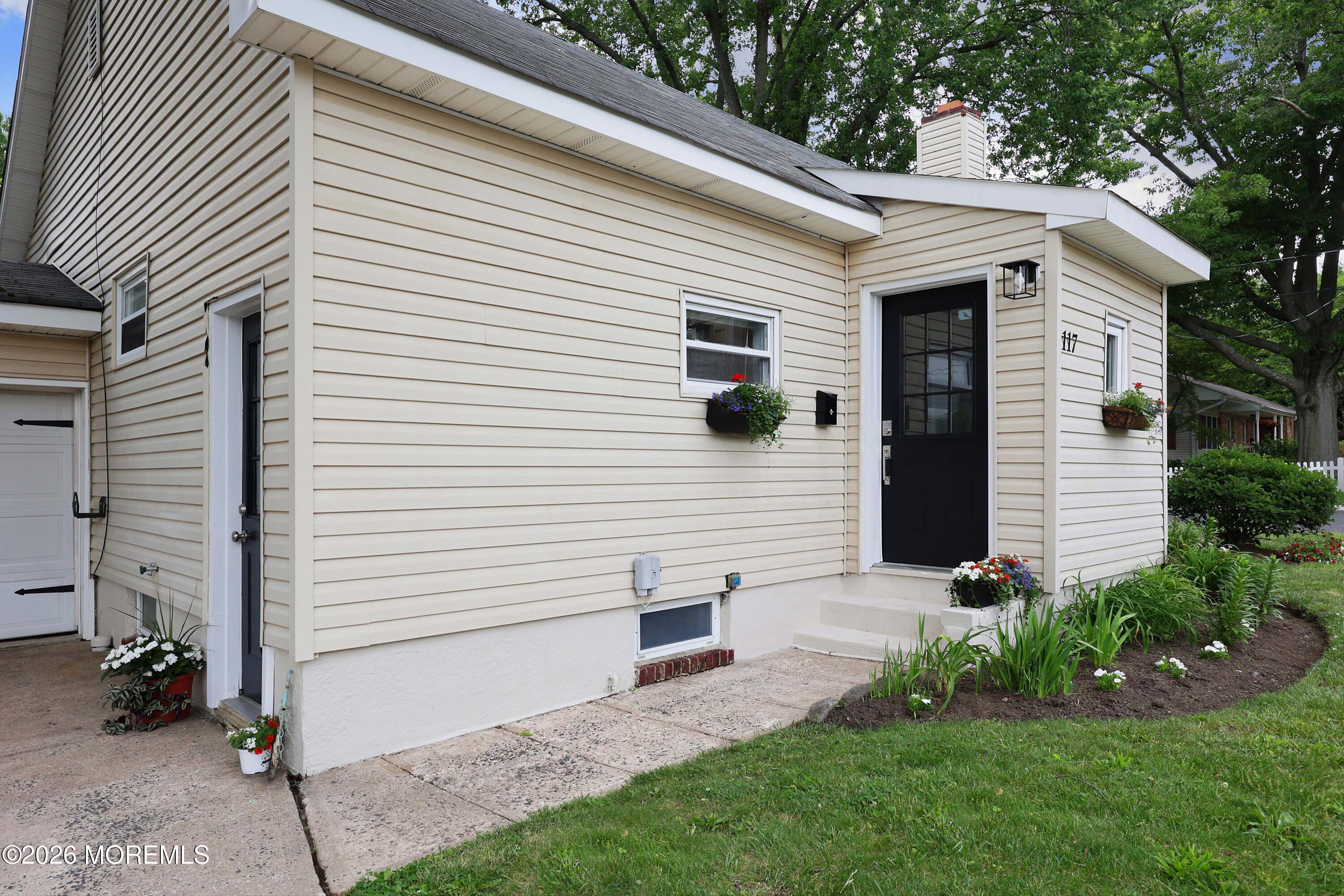 Image 3: 117 Grand P