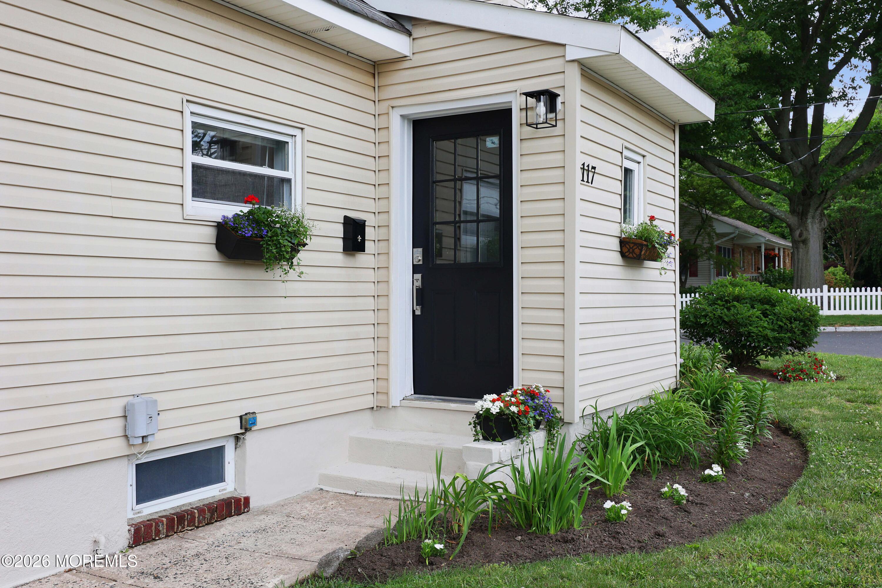 Image 4: 117 Grand