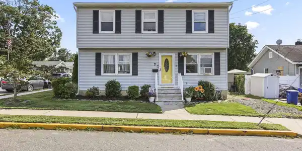 7 Bradley Street