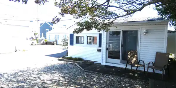 23 E Chadwick Way