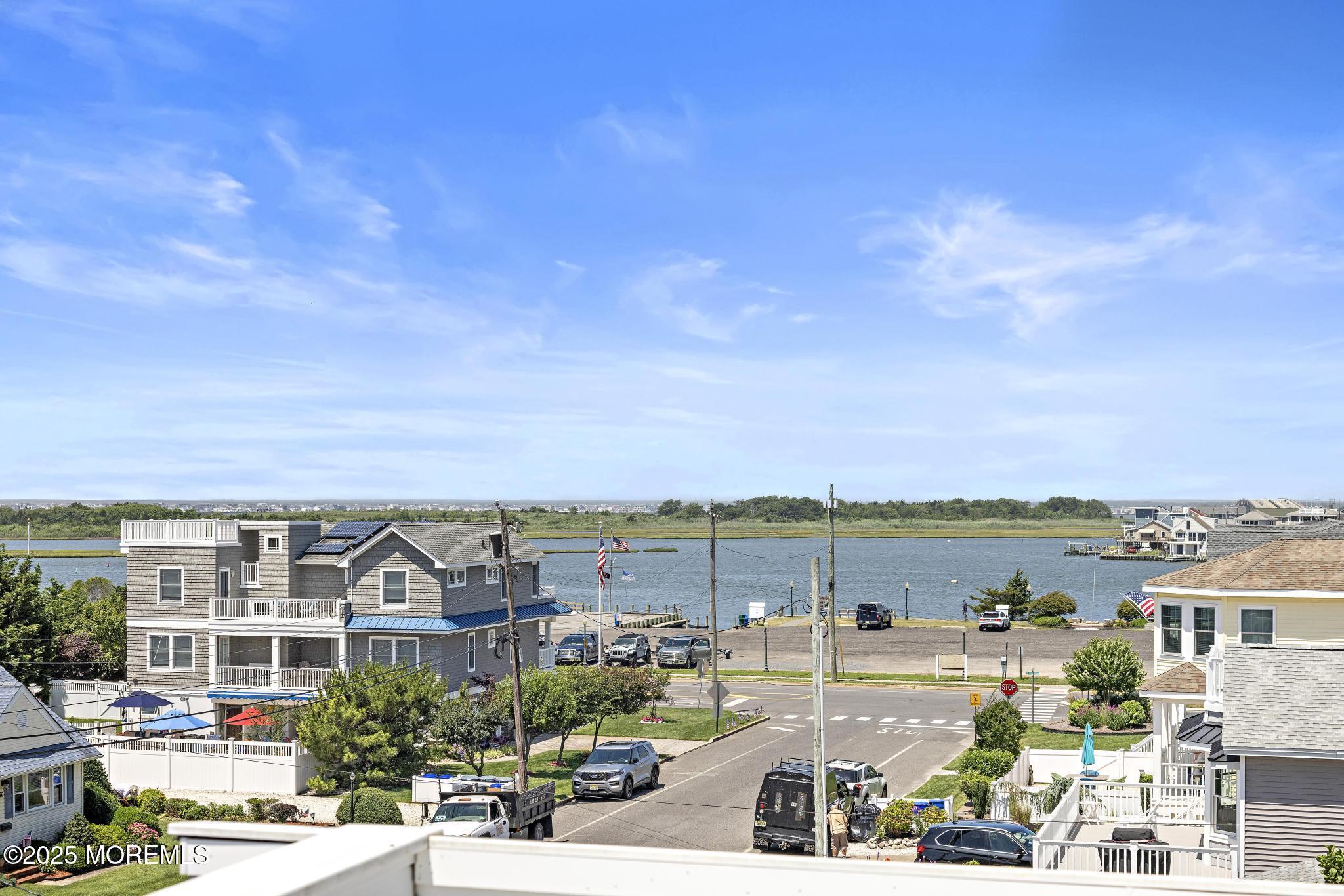 Image 4: 357 W 10th (47)