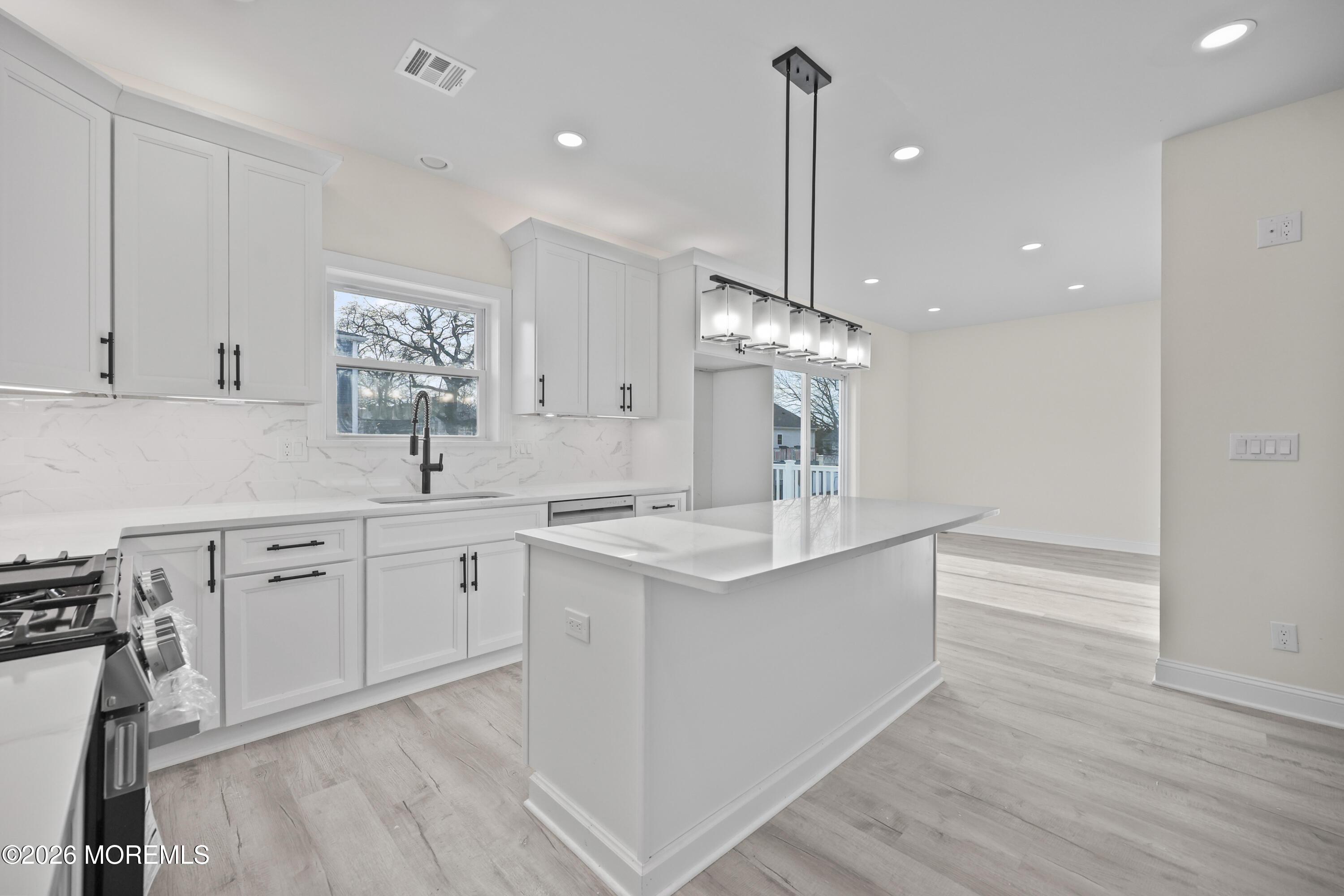 Image 4: LPM_1224 - Copy - Copy - Copy - Copy - C