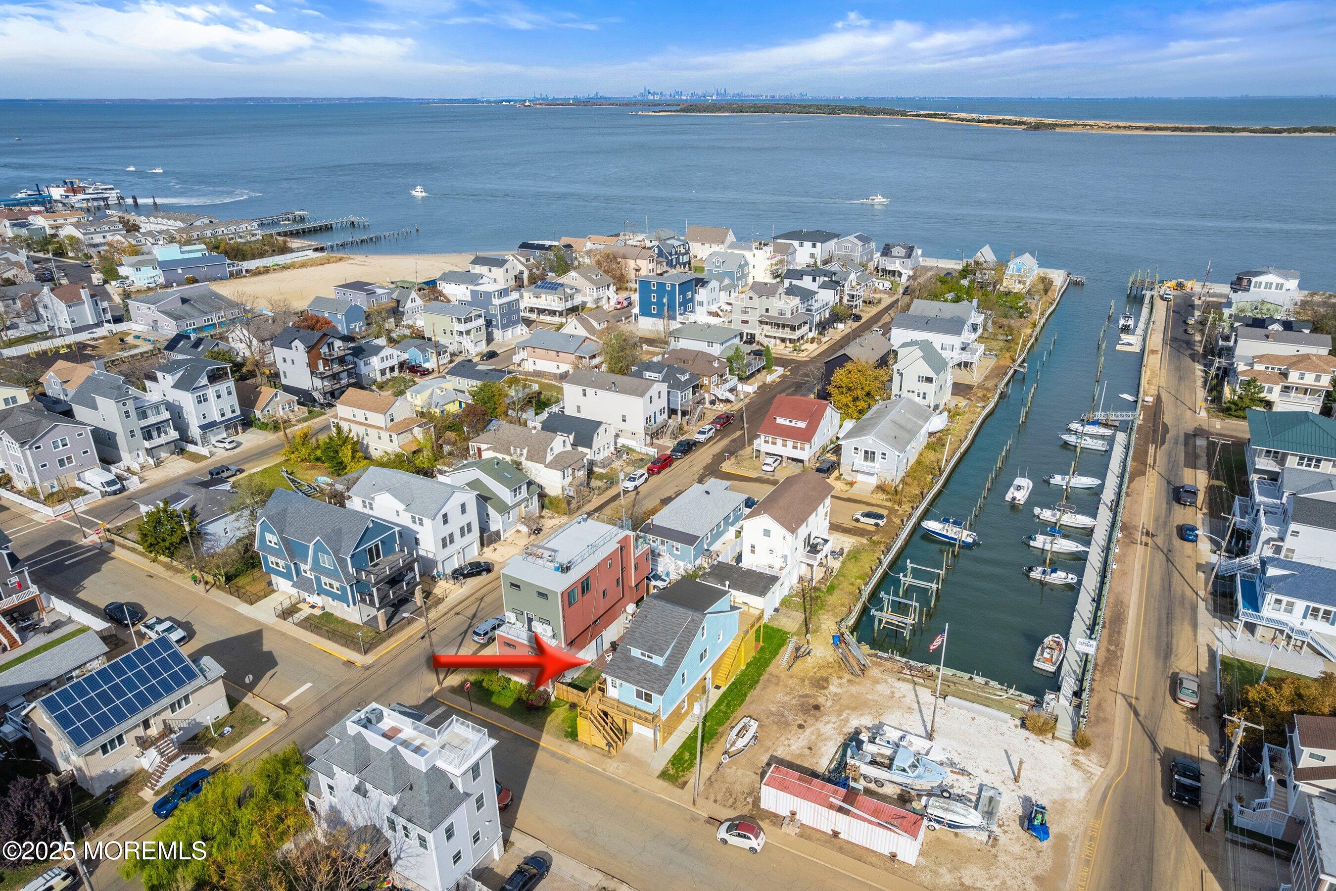 Image 1: 04-Aerial3 with arrow