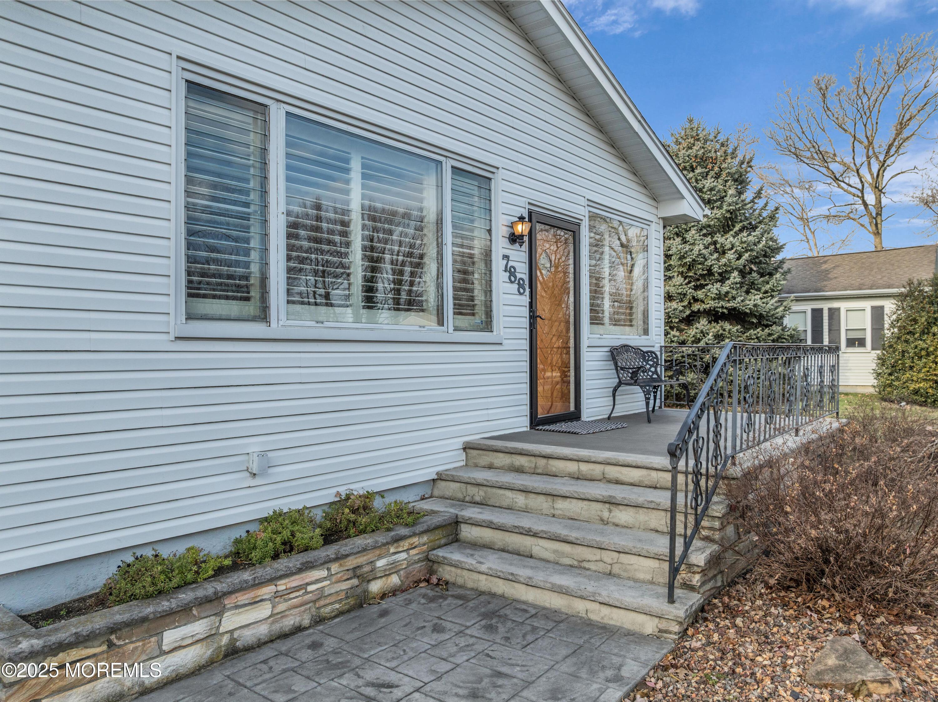 Image 3: photos_high_resolution_DJI_0639