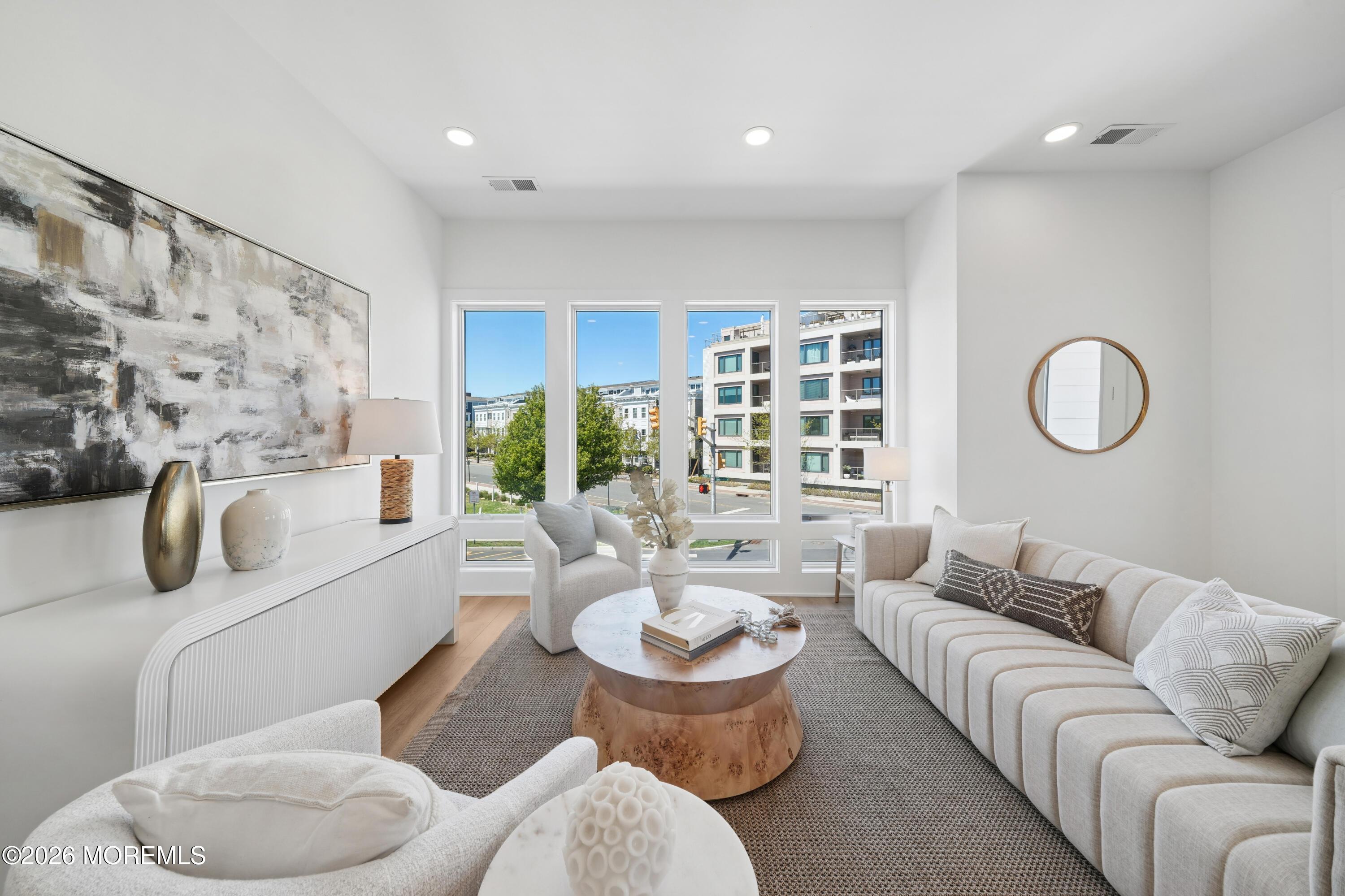 Image 2: 400 Lake at Model Living Room