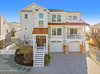 128 W Jeanette Avenue