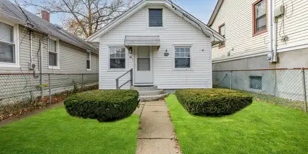 99 Forest Avenue