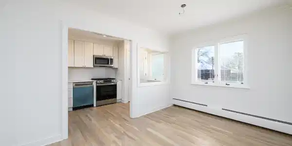 197 Manor Drive E