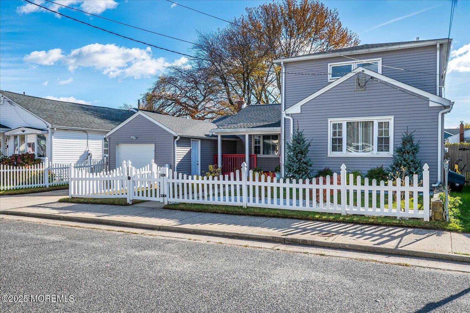 Image 2: 02-PIC_6019