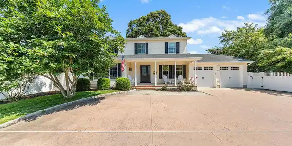2017 Old Bridge Avenue