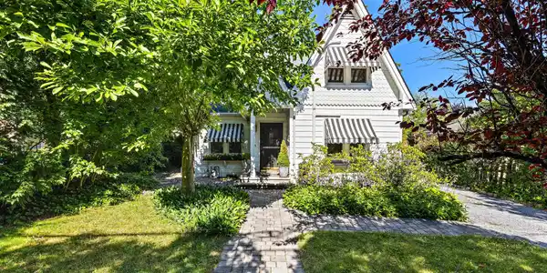 904 Woodgate Avenue