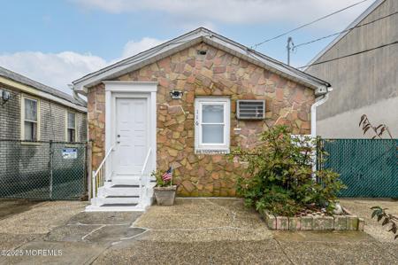 116 Sheridan Avenue Unit 4