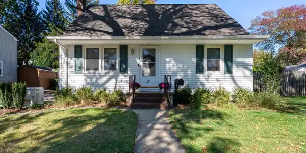 15 Hillside Street