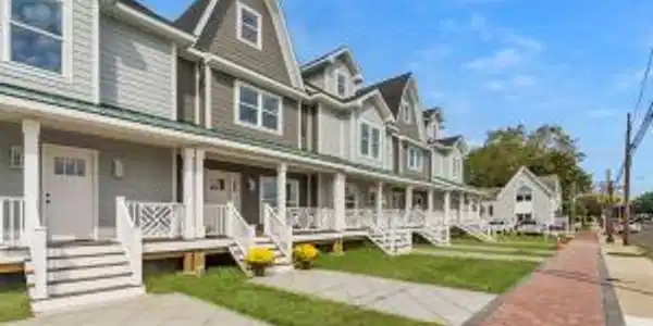 Image 3: Front of Units