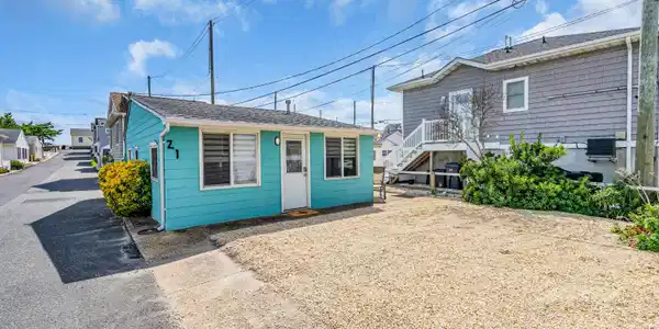 21 E Dune Way