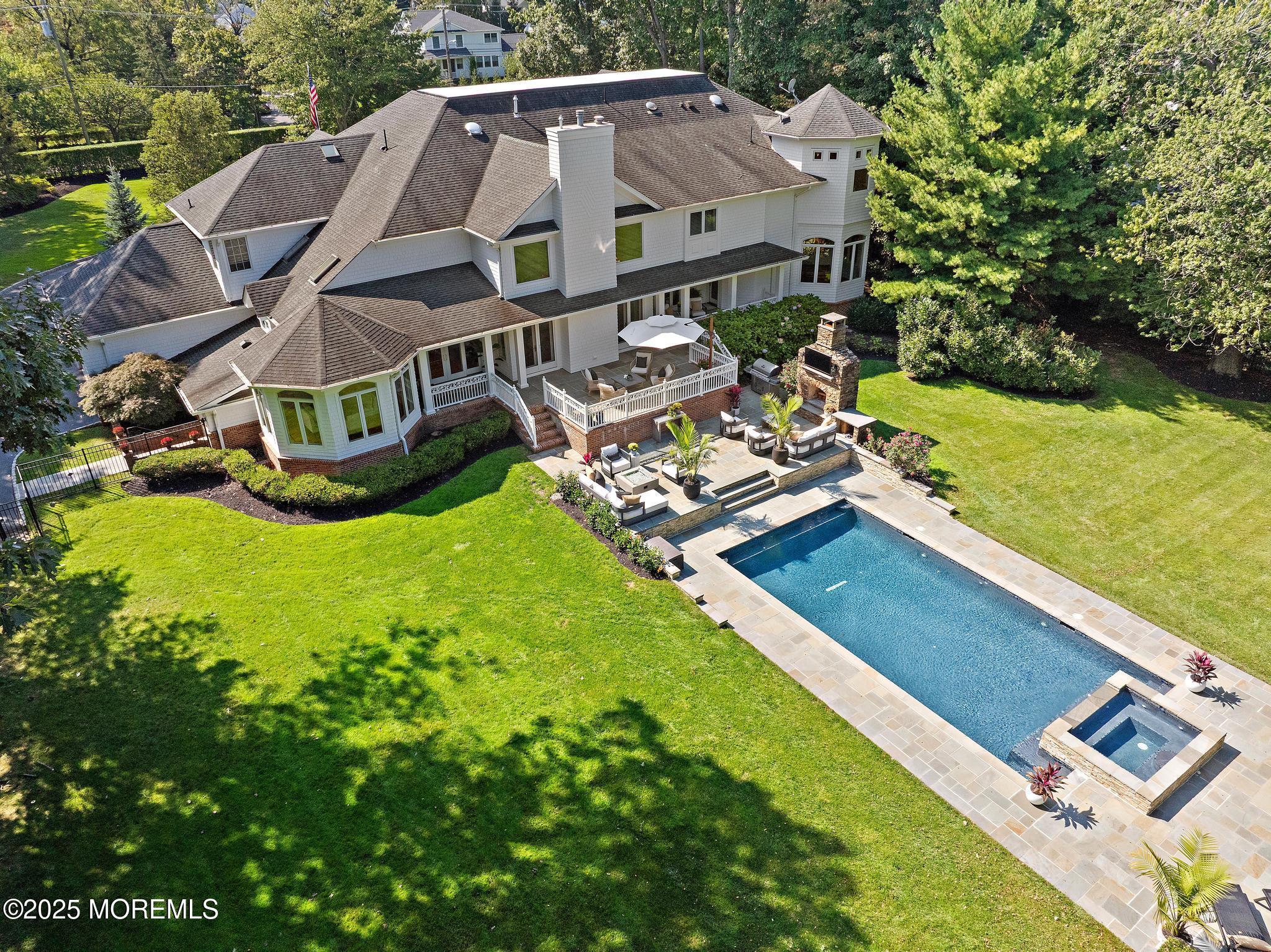 Image 4: 129 Avenue of Two Rivers (14)