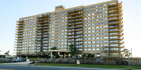 55 Ocean Avenue N Unit 4D