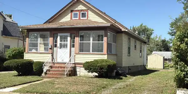 44 W Sunset Avenue