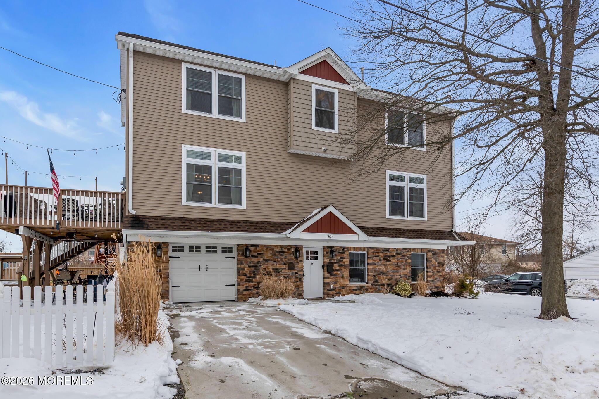 Image 1: 1-web-or-mls-crop