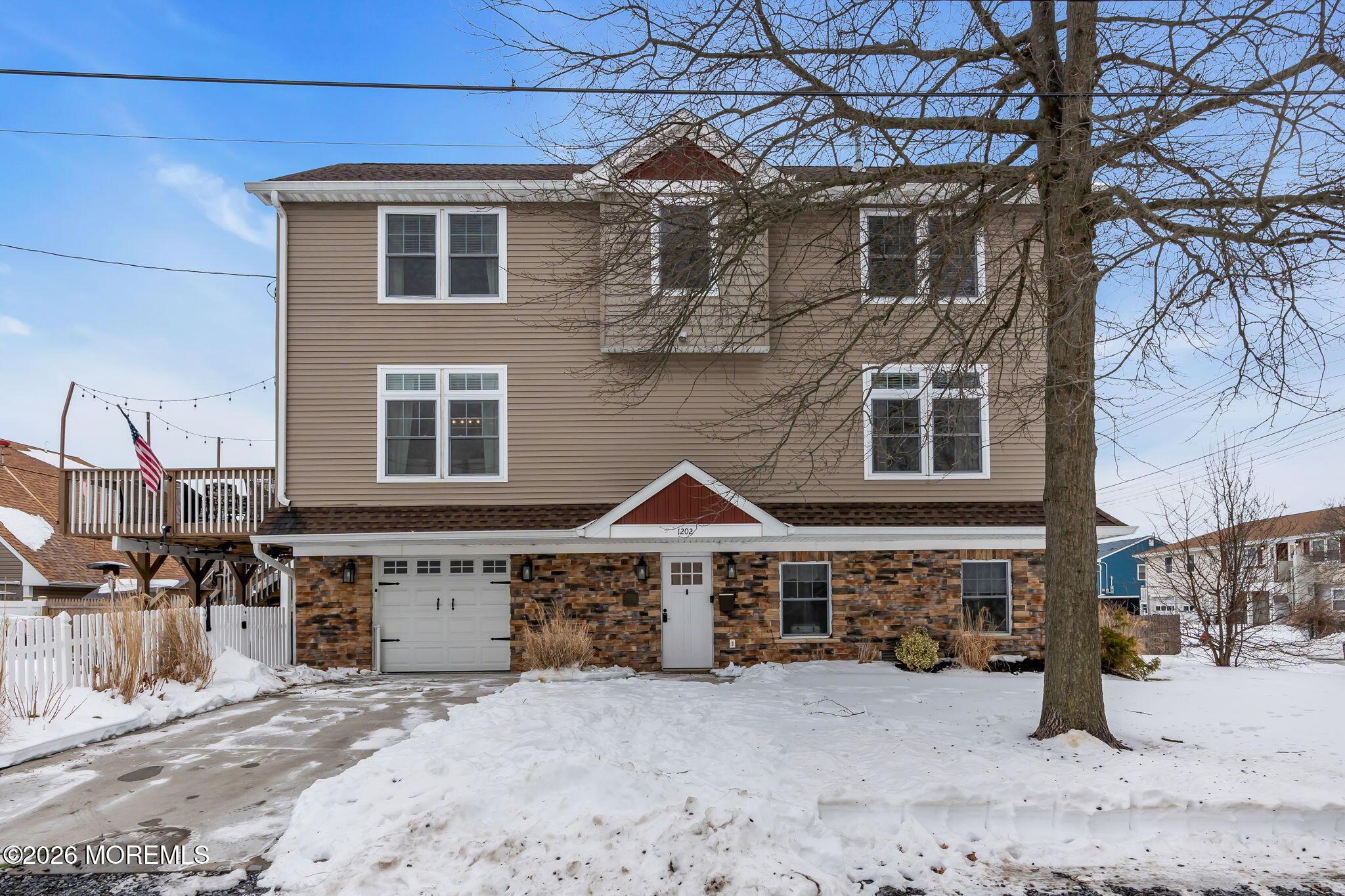 Image 3: 2-web-or-mls-crop2