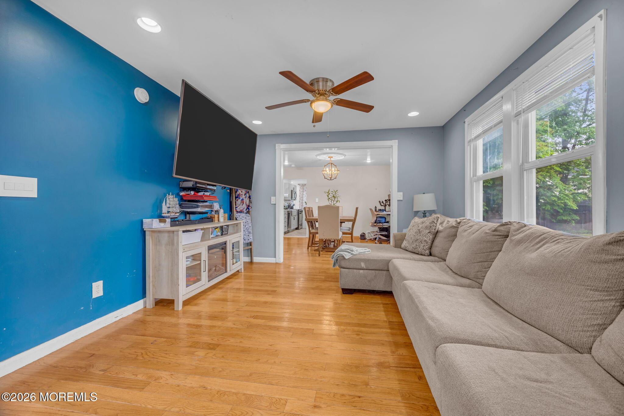Image 3: 11-web-or-mls-2M1A9366