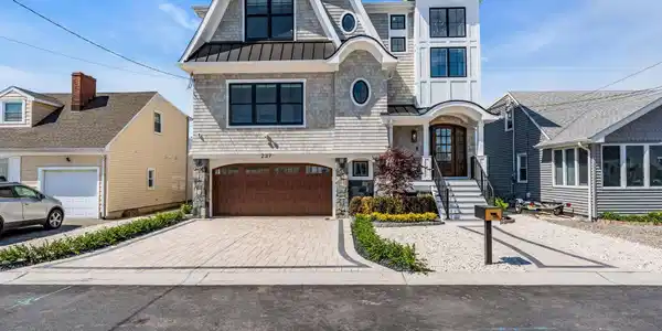 Image 3: 4-web-or-mls-DSC06740