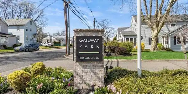 Image 2: Gateway Sign