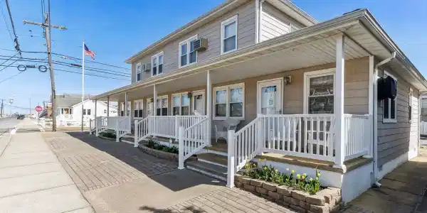 1415 Boulevard Unit 4