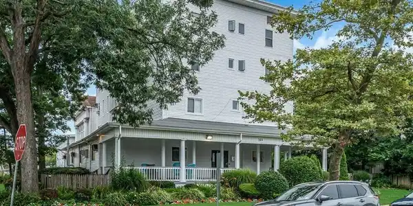 321 6th Avenue Unit 103