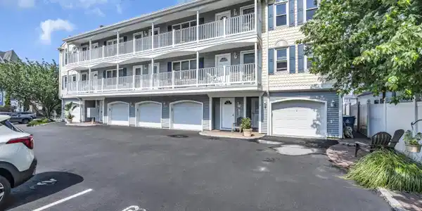 216 Ocean Park Avenue Unit 10
