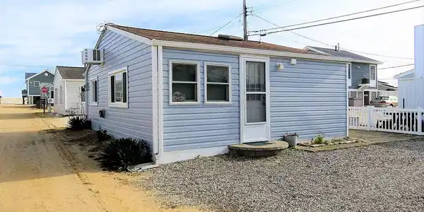 23 E Penguin Way