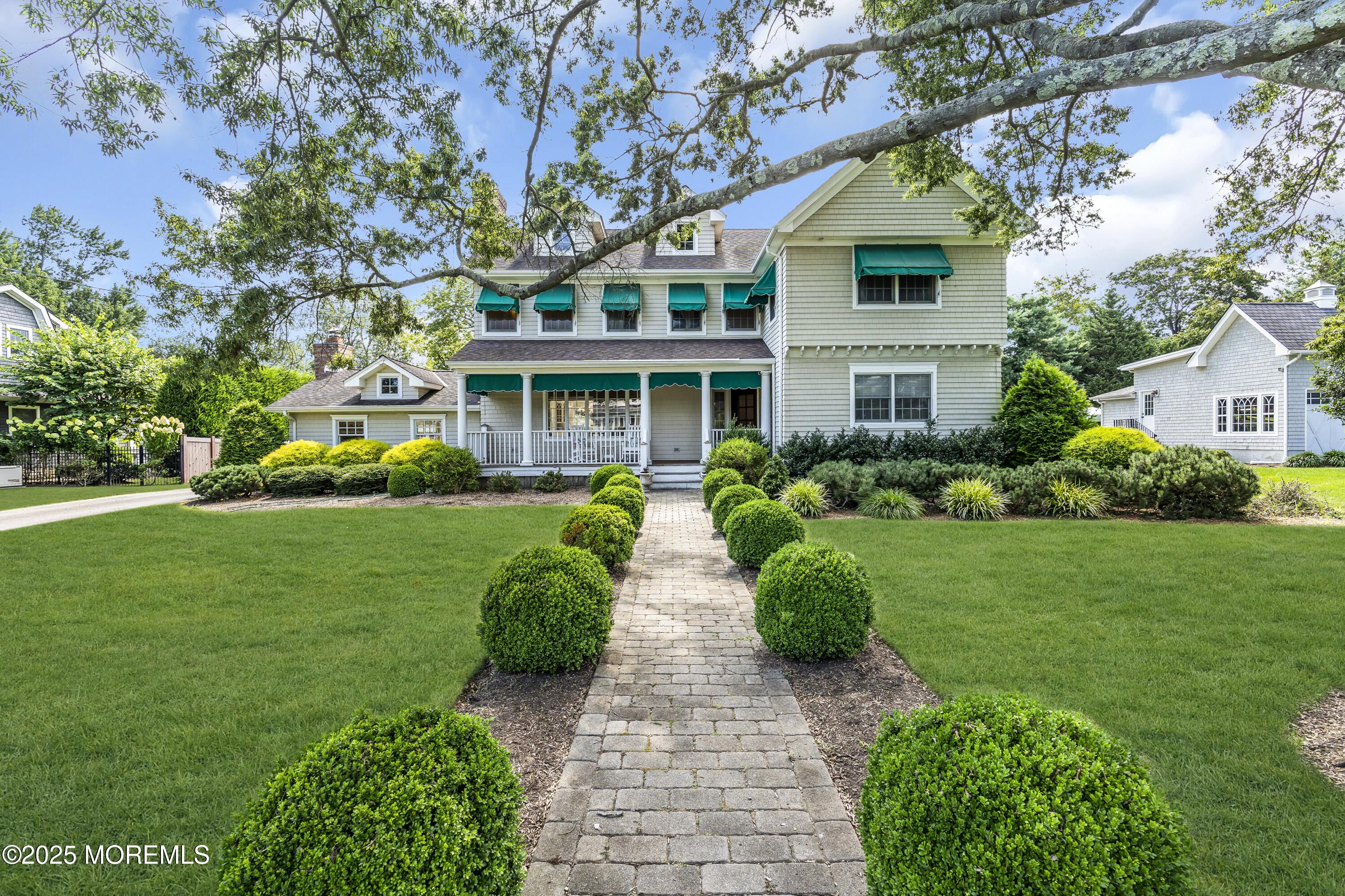 Image 3: Front of home 4