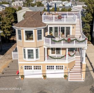 211 Stratford Avenue